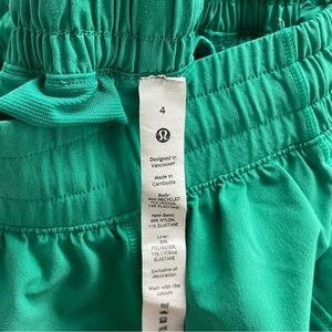 Lululemon Hotty Hot Low-Rise Lined Short 2.5"